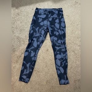 Women’s large blue design all in motion leggings from target